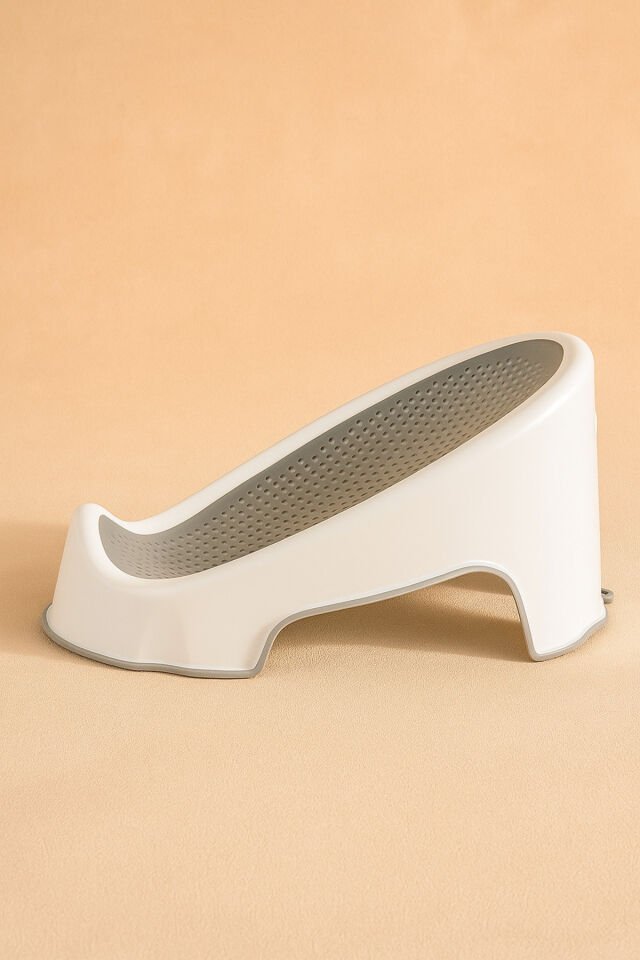 Ergonomik Bebek Banyo Yatağı – Kaymaz, Delikli, Rahat ve Güvenli Tasarım